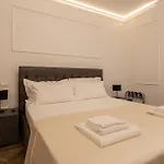 Bed & Breakfast La Degli Specchi Piazza Unità D'italia 3*