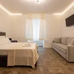 La Degli Specchi Piazza Unità D'italia Trieste
