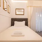 La Degli Specchi Piazza Unità D'italia 3*