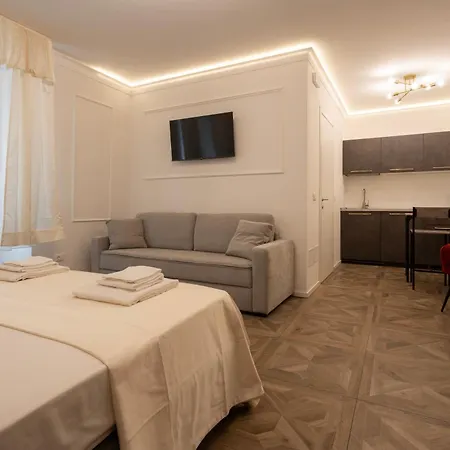 La Degli Specchi Piazza Unità D'italia Bed & Breakfast