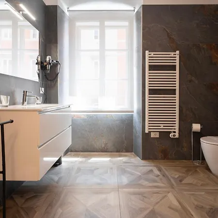 Bed & Breakfast La Degli Specchi Piazza Unità D'italia 3*