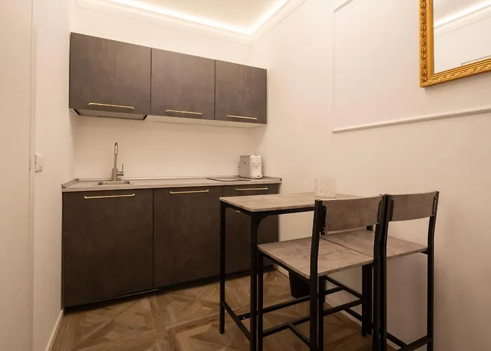 La Degli Specchi Piazza Unità D'italia 3*