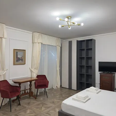 La Degli Specchi Piazza Unita D'italia Bed & Breakfast