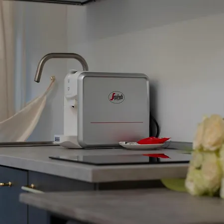 La Degli Specchi Piazza Unita D'italia