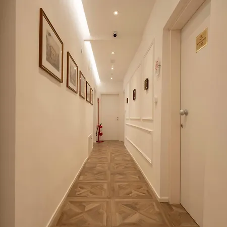 La Degli Specchi Piazza Unità D'italia 3* Trieste