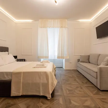 La Degli Specchi Piazza Unita D'italia Триест