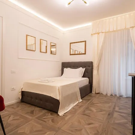 La Degli Specchi Piazza Unita D'italia Отель типа 