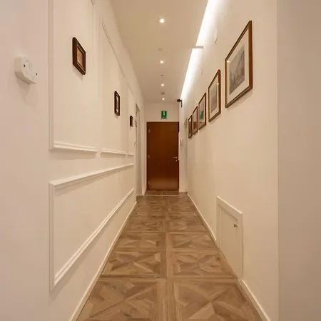 住宿加早餐酒店 La Degli Specchi Piazza Unita D'italia 3*