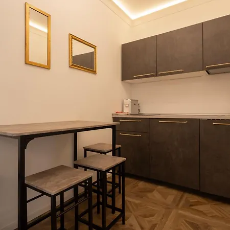 La Degli Specchi Piazza Unita D'italia Отель типа 