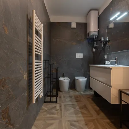 住宿加早餐酒店 La Degli Specchi Piazza Unita D'italia 3*