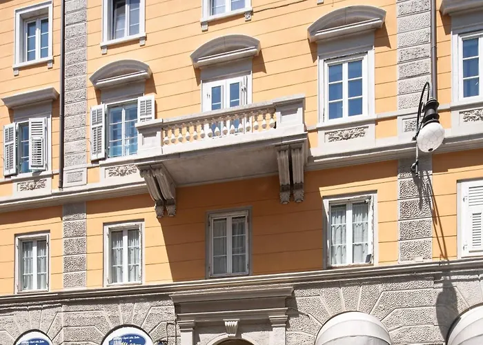 La Degli Specchi Piazza Unita D'italia Bed & Breakfast Trieste