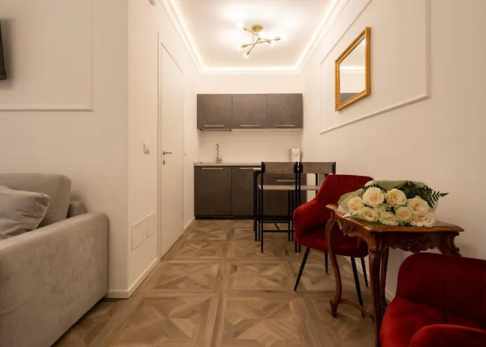 La Degli Specchi Piazza Unita D'italia 3*