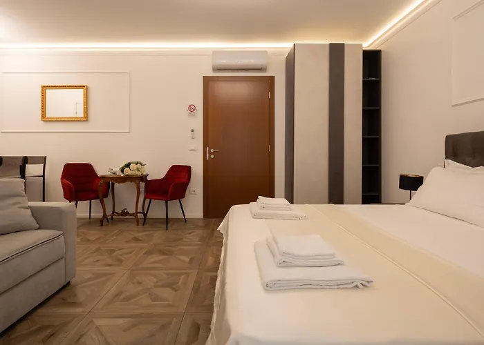 La Degli Specchi Piazza Unita D'italia Trieste