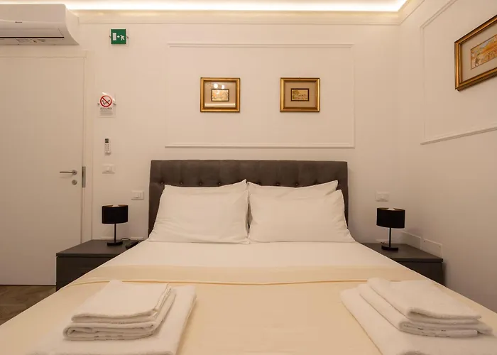 La Degli Specchi Piazza Unita D'italia