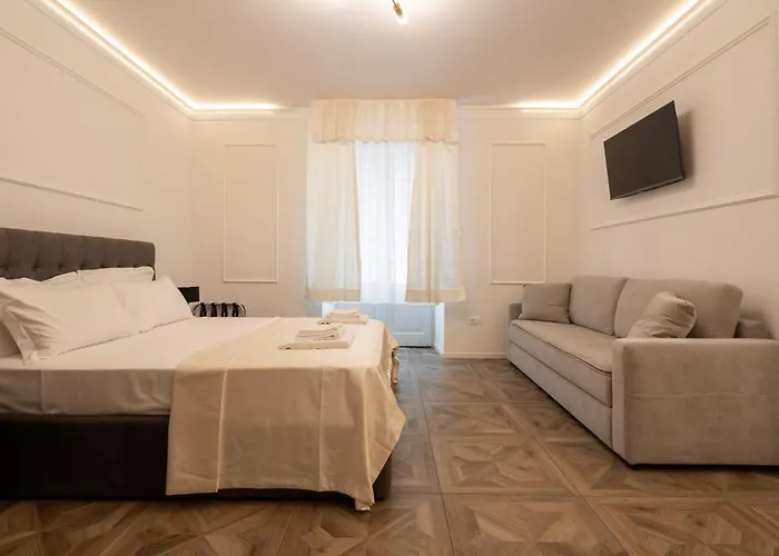 La Degli Specchi Piazza Unita D'italia Trieste