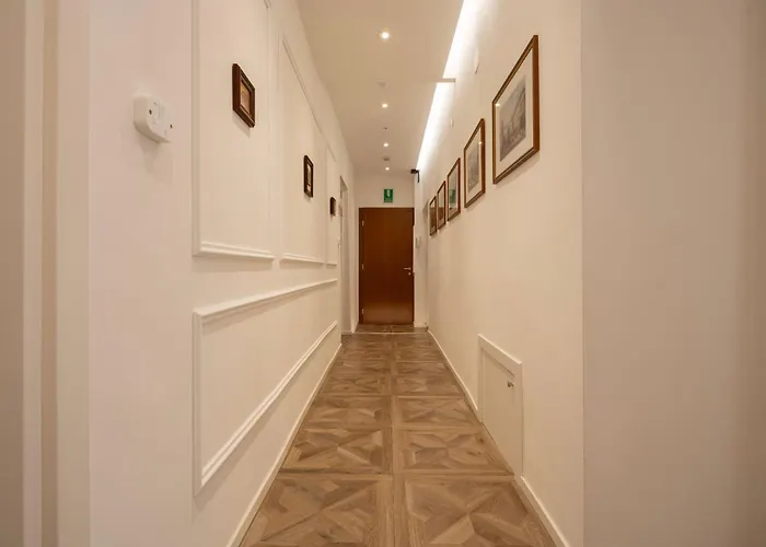 Bed & Breakfast La Degli Specchi Piazza Unita D'italia 3*