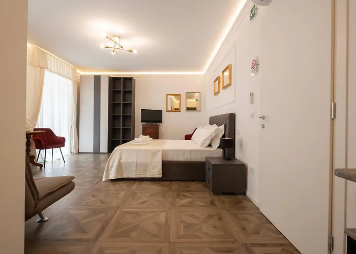 La Degli Specchi Piazza Unita D'italia Bed & Breakfast