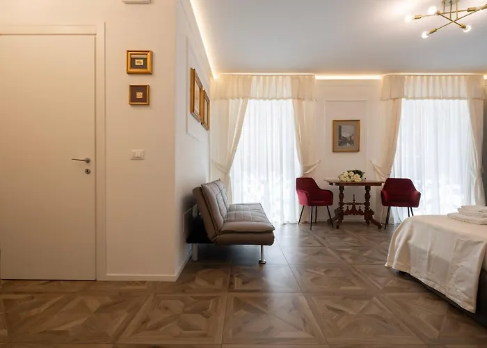 La Degli Specchi Piazza Unita D'italia