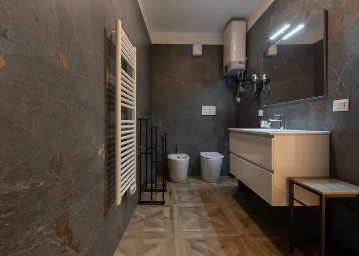 Bed & Breakfast La Degli Specchi Piazza Unita D'italia 3*